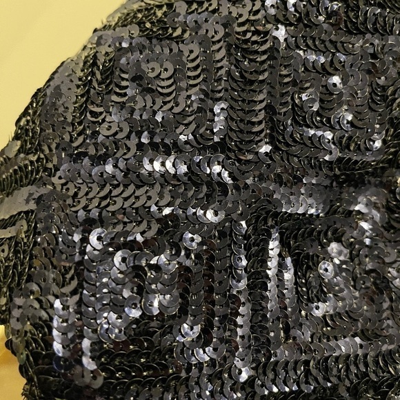 Square stitched sequin mini skirt - Picture 10 of 10